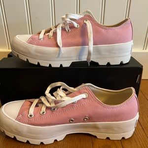 Women’s platform pink converse. Size 10.